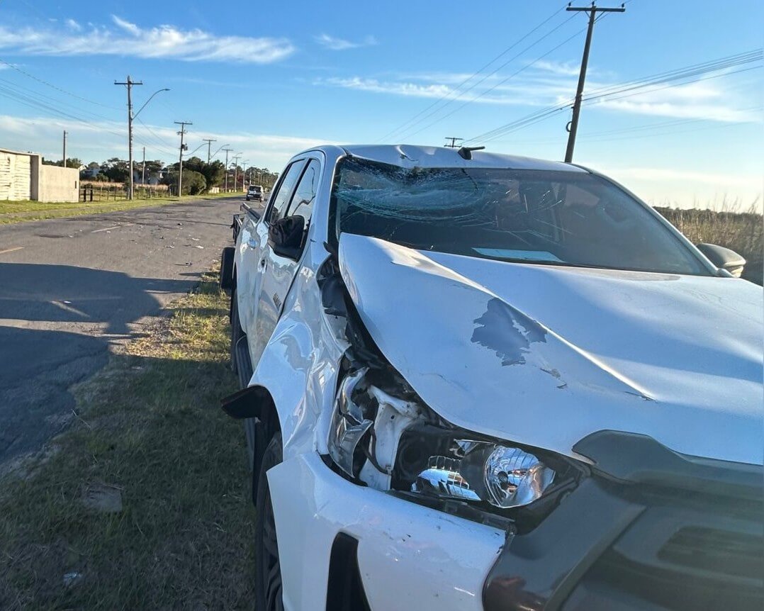 Imagem de acidente - carro danificado